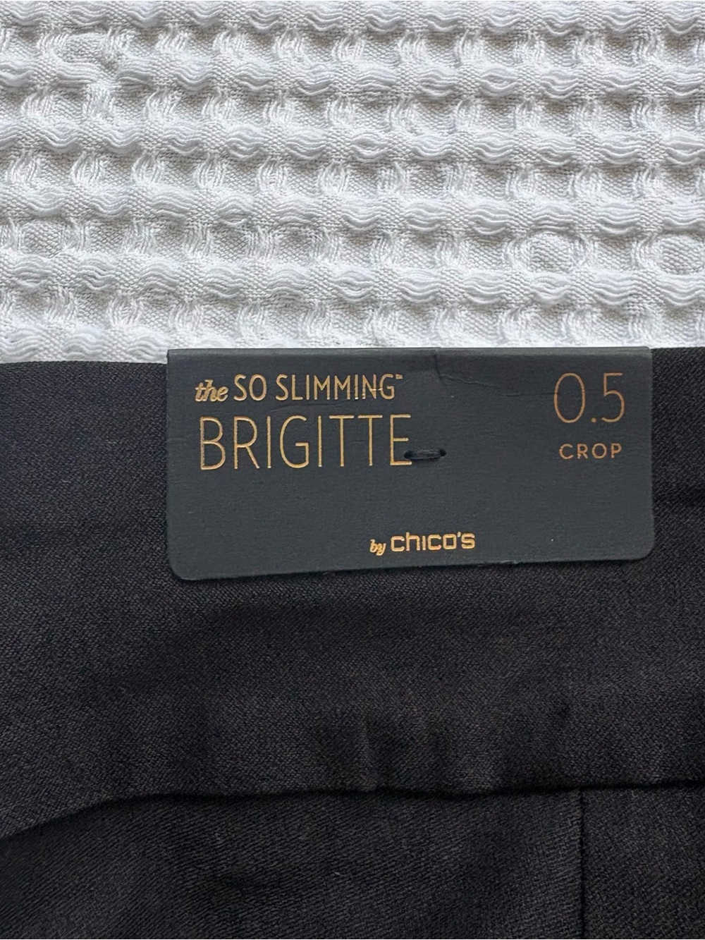 NWT Chico's So Slimming Brigitte Crop Pants Black Pull On Size 0.5 (Women's 6) - Picture 9 of 10